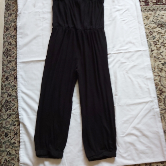 Guess Jumpsuit **PERFECT FOR SUMMER** - Picture 2 of 4